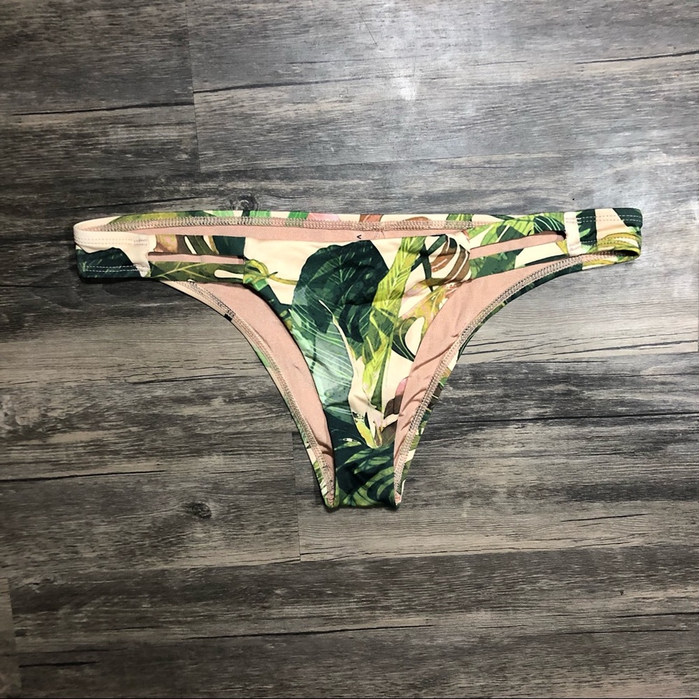 NWOT Vitamin A Neutra Bikini Bottom sz L
